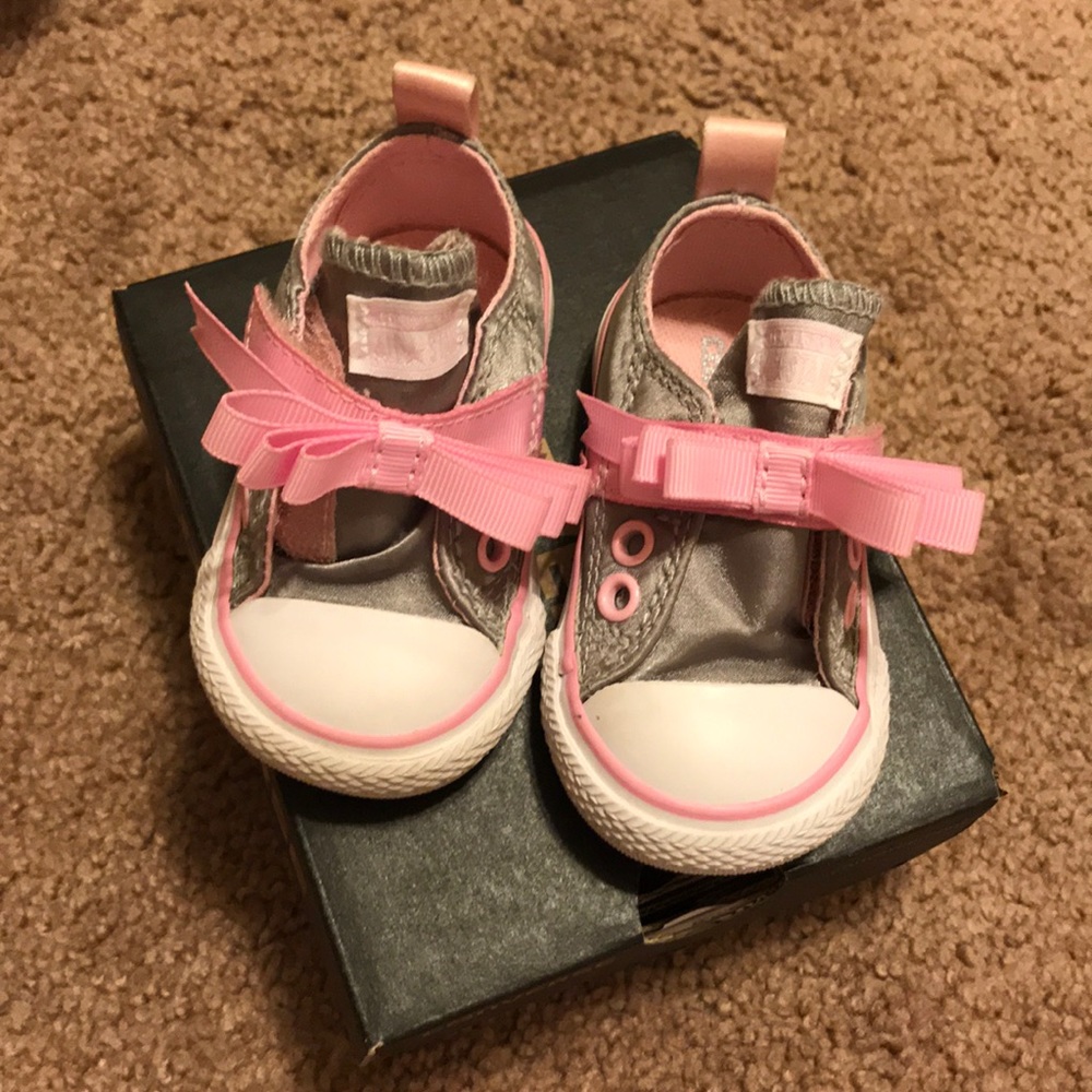 pink converse